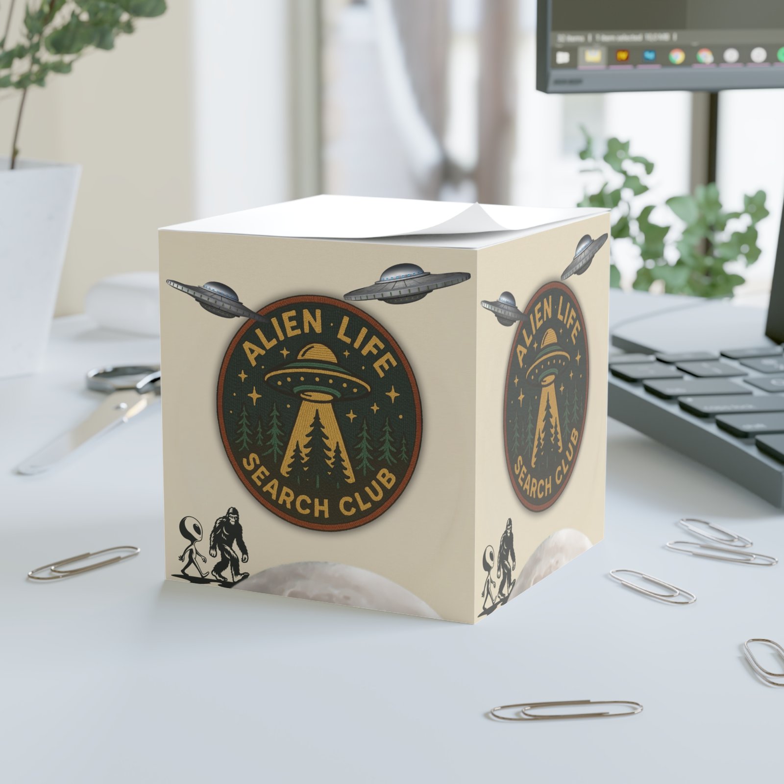 alien life search club sticky mega note cube, bigfoot & alien retro space adventure patch stationary gift (700 sheets) alien life search club sticky mega note cube, bigfoot & alien retro space adventure patch stationary gift (700 sheets)